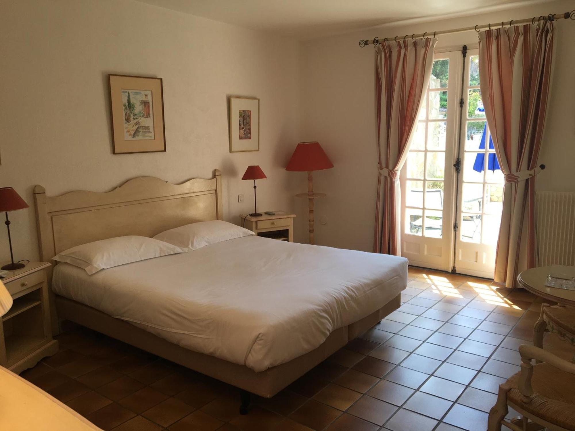 Hotel Jas Neuf سانت ماكسيم الغرفة الصورة