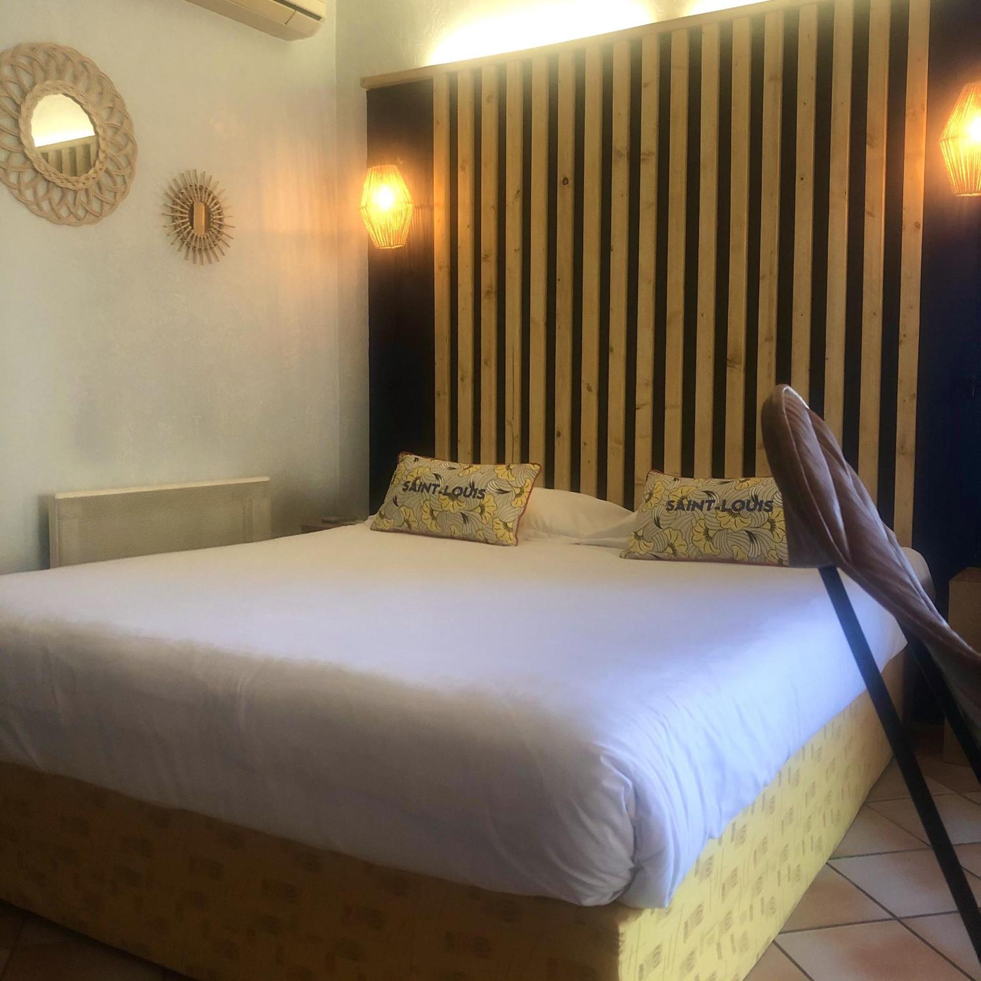 Hotel Jas Neuf سانت ماكسيم الغرفة الصورة